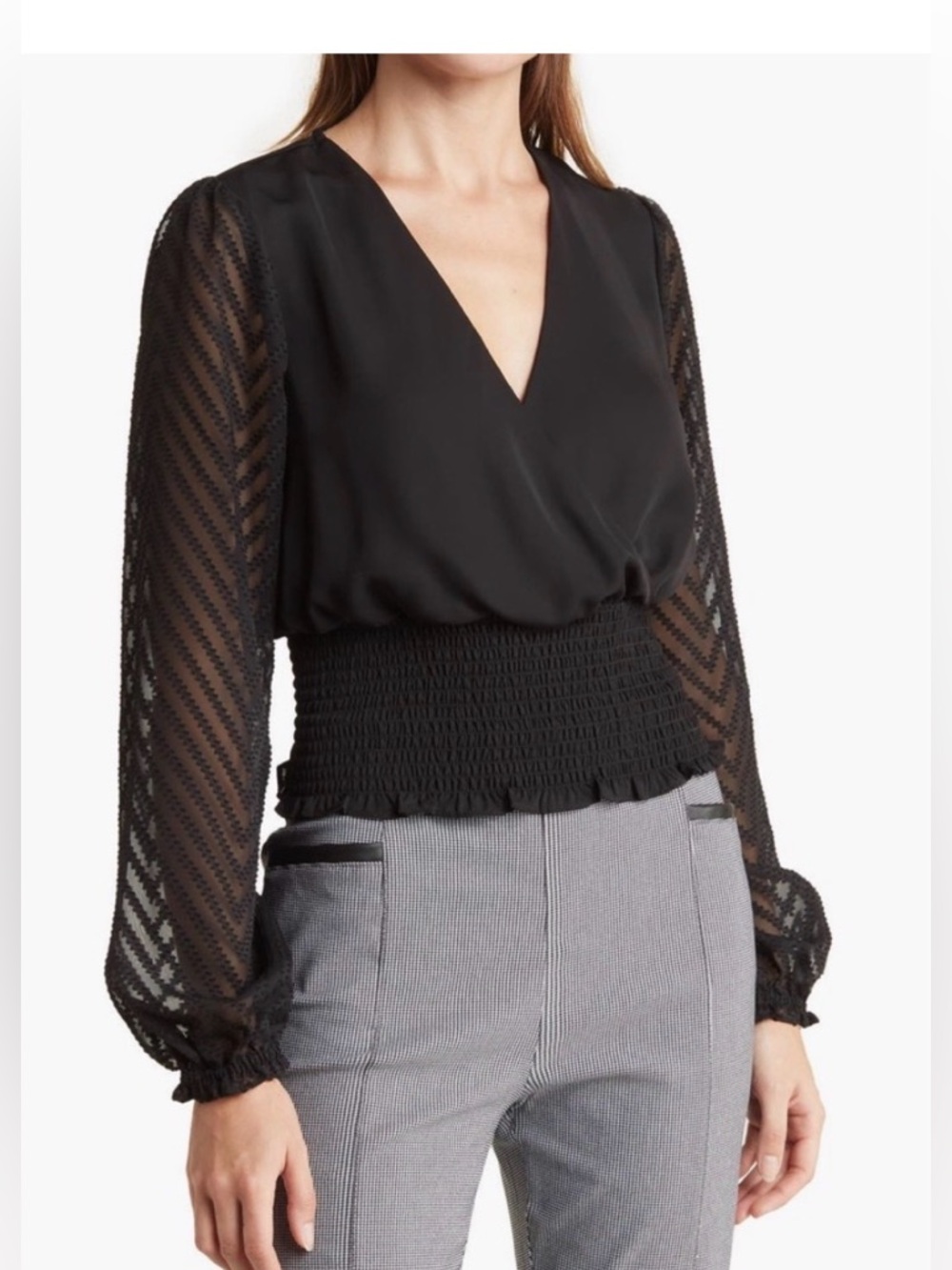 Laundry by Shelli segal surplice balloon sleeves.Black V-Neck smocked waist .